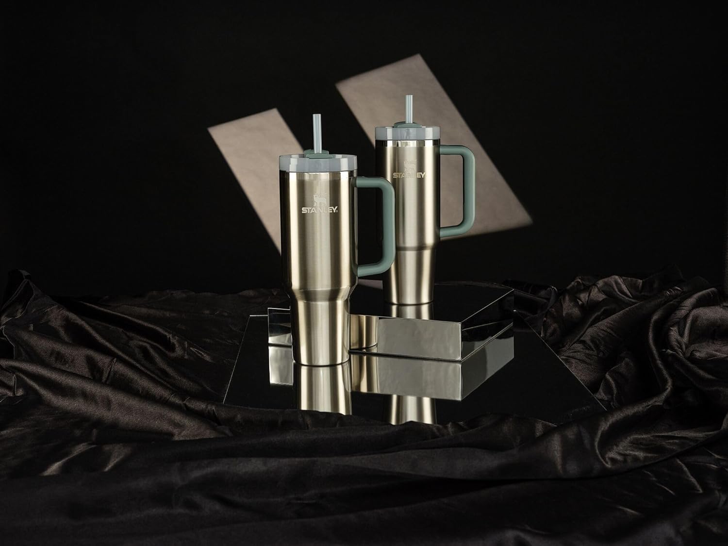 Stainless Steel Vacuum Insulated Tumbler with Lid and Straw - Eco Trade Company