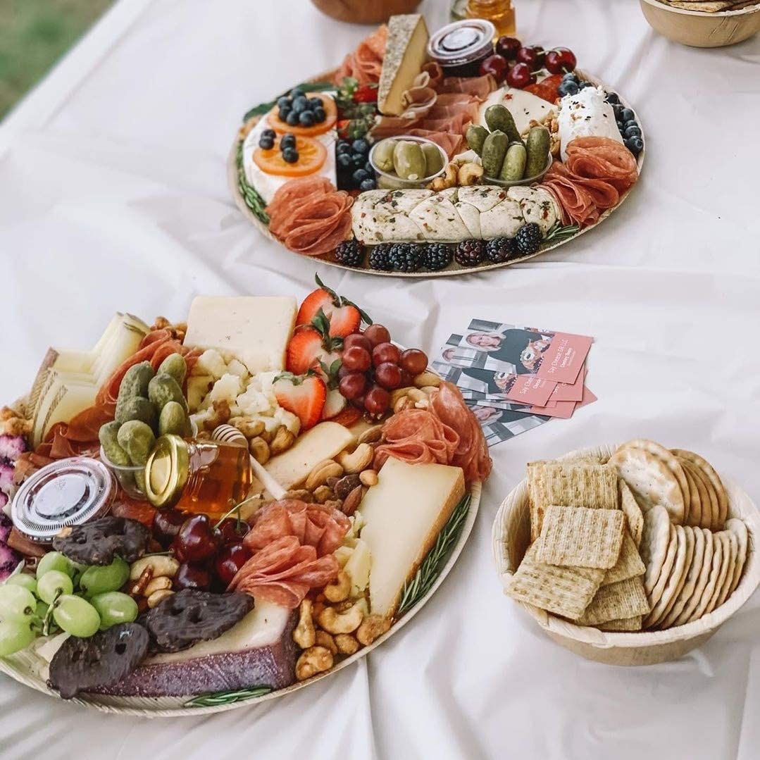 Naturally Chic Palm Leaf Compostable Serving Trays - 13” Round, Biodegradable Disposable Eco Friendly Bamboo Like Trays for Weddings, Parties, BBQs, Events (100 Pack) - Eco Trade Company